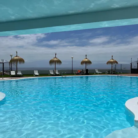 With Large Terrace And Ocean View Апартаменты *